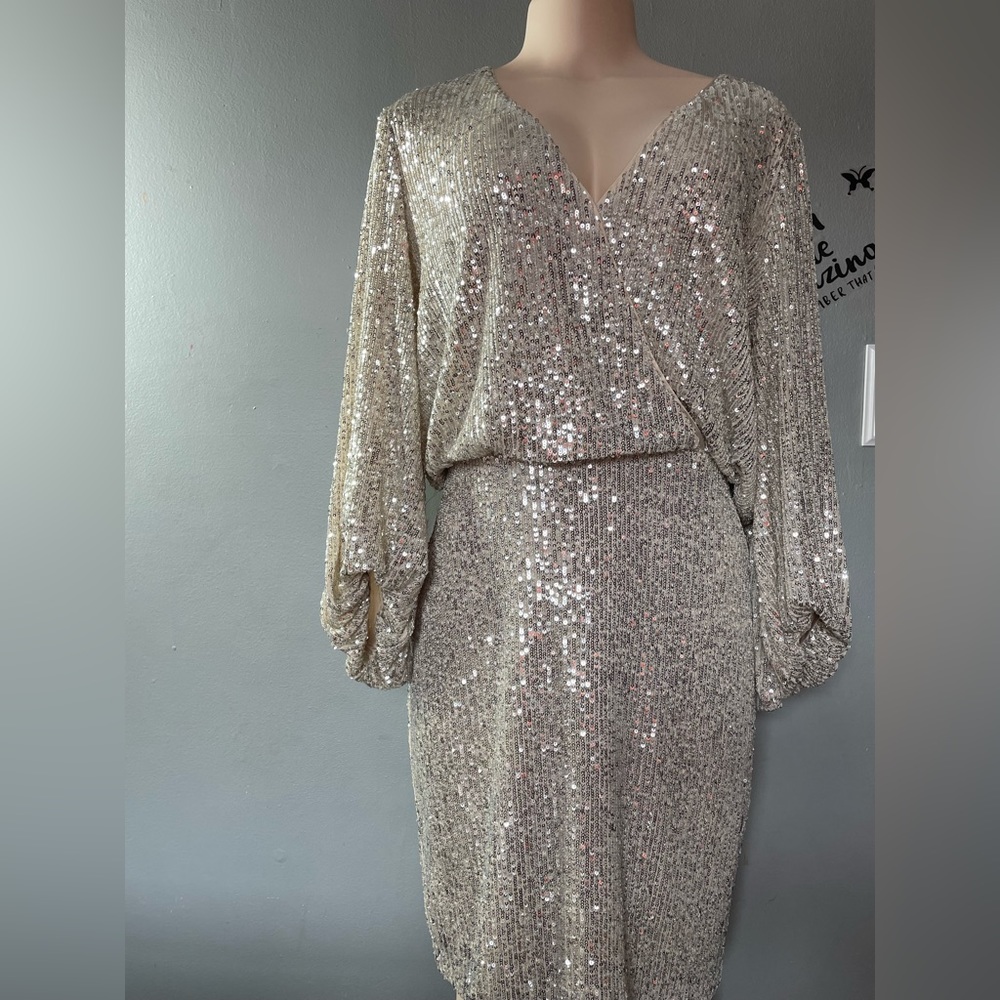 Dress - Picture 3 of 6